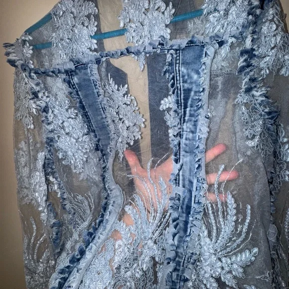 Elegant Blue Embroidered Sheer Denim Jacket - Picture 6 of 10